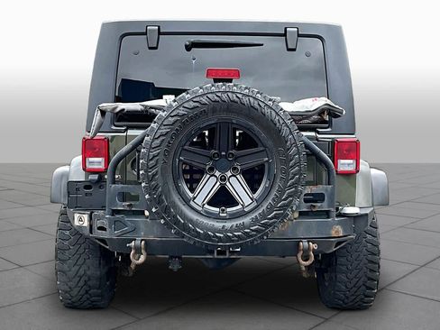 Used 2015 Jeep Wrangler Unlimited Sahara w/ Dual Top Group AWD/4WD image 5