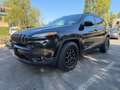 Used 2016 Jeep Cherokee 75th Anniversary FWD image 1