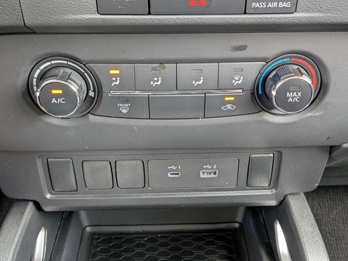Used 2024 Nissan Frontier SV RWD image 21