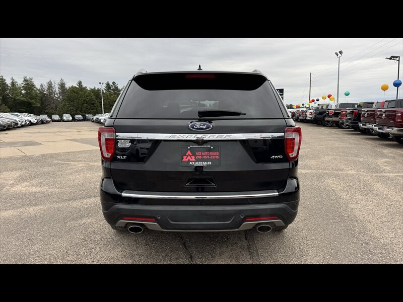Used 2018 Ford Explorer XLT w/ Equipment Group 201A AWD/4WD image 6