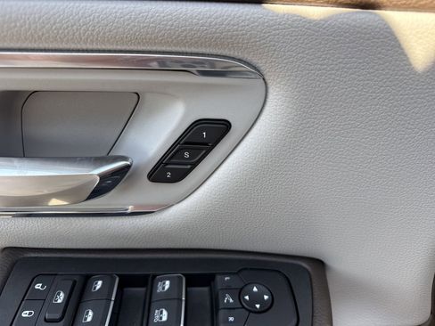 Used 2025 RAM 1500 Laramie image 18