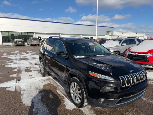 Used 2017 Jeep Cherokee Limited image 4