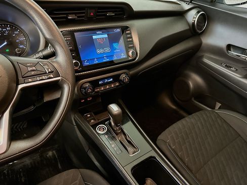 Used 2021 Nissan Kicks SV image 25