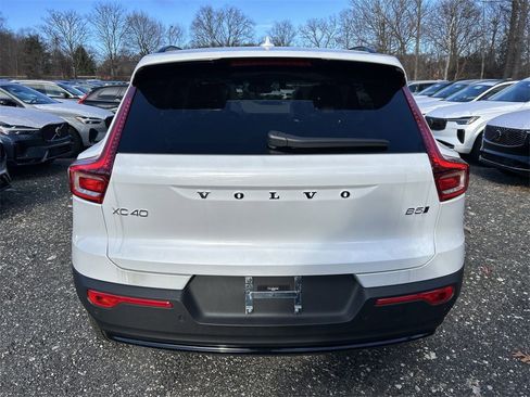 New 2025 Volvo XC40 B5 Plus w/ Protection Package Premier image 7