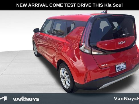 Used 2024 Kia Soul LX w/ Option Group 015 FWD image 3