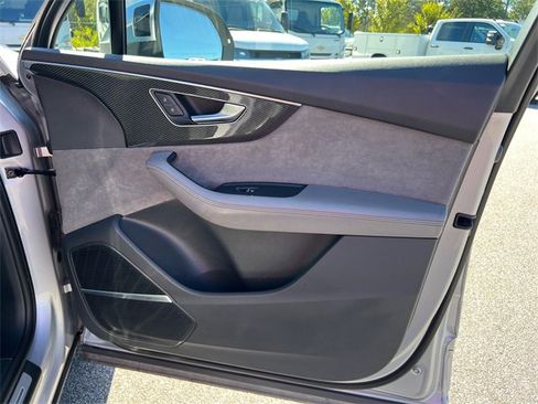 Used 2022 Audi SQ7 Premium Plus w/ SQ7 Executive Package image 14