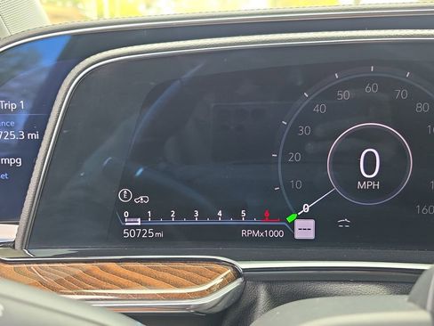 Used 2023 Cadillac Escalade Sport Platinum w/ LPO, ONYX Package image 23