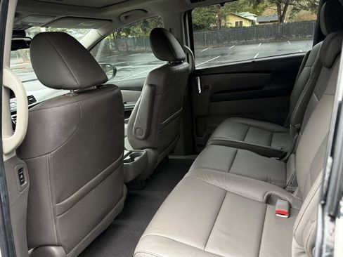 Used 2015 Honda Odyssey Touring Elite image 30