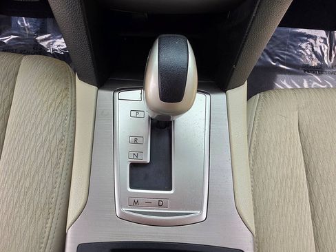 Used 2011 Subaru Outback 2.5i Premium AWD/4WD image 40