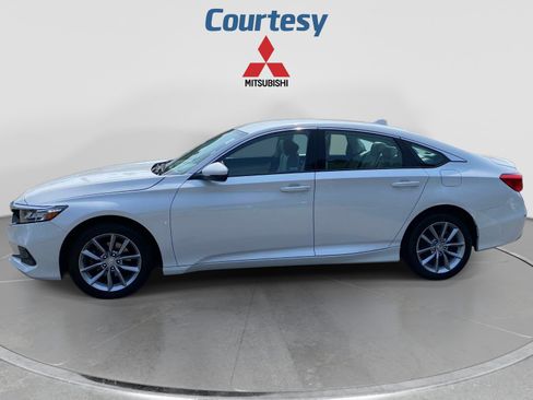 Used 2021 Honda Accord LX image 2