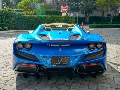Used 2021 Ferrari F8 Tributo RWD image 21