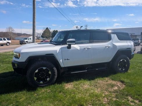 Used 2024 GMC Hummer EV 2X w/ Extreme Off-Road Package image 4