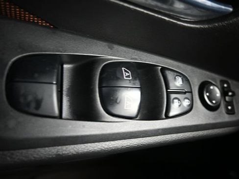 Used 2023 Nissan Kicks SR w/ Exterior Package image 29