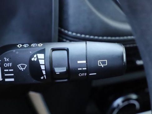 Used 2023 Nissan Rogue S image 33