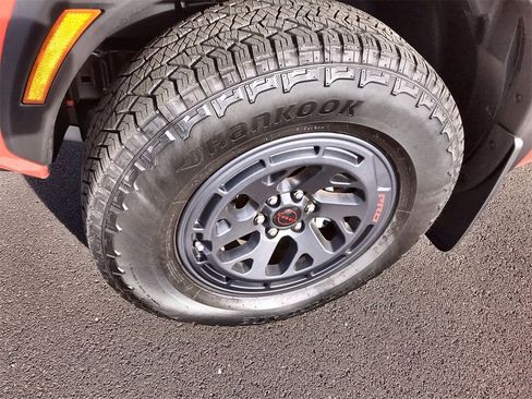 Used 2025 Nissan Frontier PRO-4X w/ Pro Convenience Package image 10