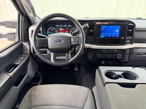 Used 2025 Ford F250 XLT AWD/4WD image 28