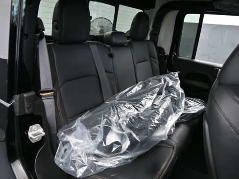 Used 2024 Jeep Gladiator Sport w/ Premium Package image 42