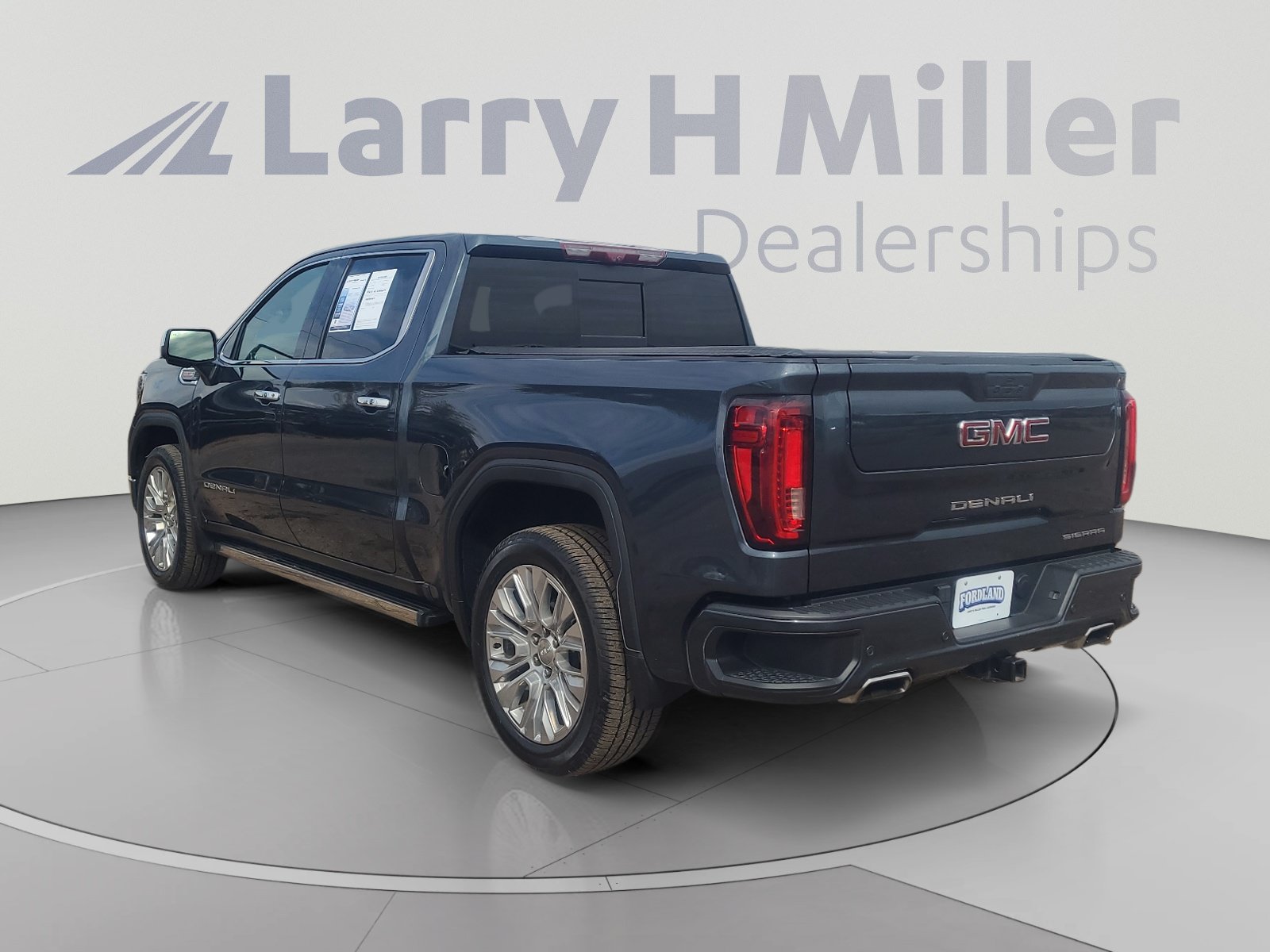Used 2020 GMC Sierra 1500 Denali w/ Denali Ultimate Package AWD/4WD image 3