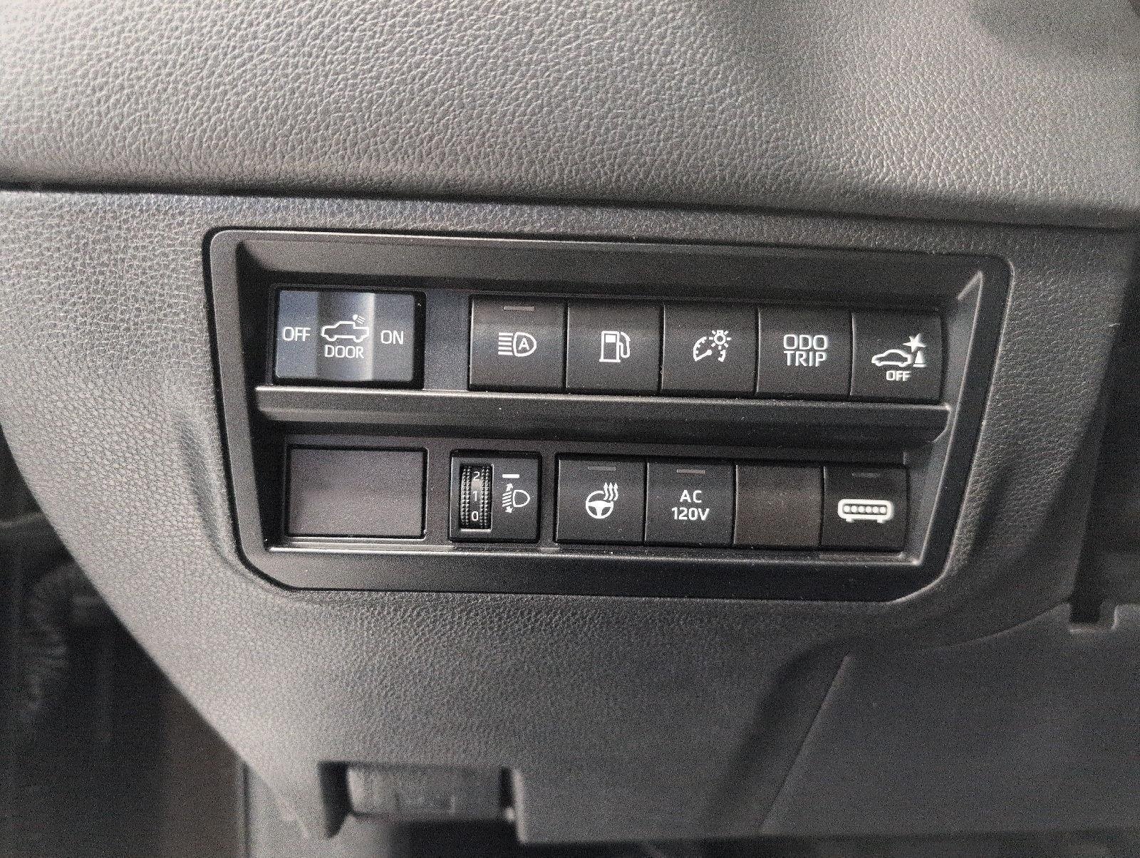 Used 2023 Toyota Tundra Limited w/ Power Package AWD/4WD image 11