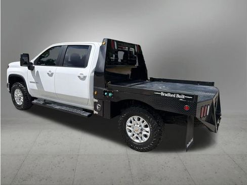 Used 2024 Chevrolet Silverado 3500 LT AWD/4WD image 3