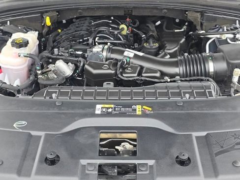 Used 2023 Jeep Grand Cherokee Altitude AWD/4WD image 10