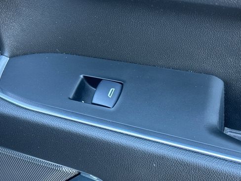 Used 2024 Chevrolet Silverado 1500 LT image 22