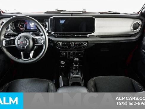 Used 2025 Jeep Wrangler Unlimited Sahara AWD/4WD image 22