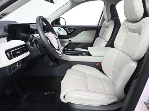 New 2026 Lincoln Aviator Reserve AWD/4WD image 13