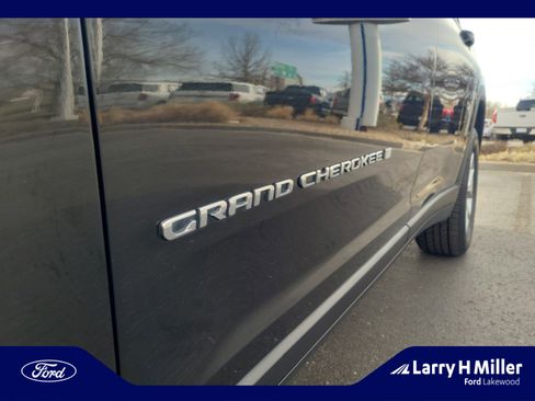 Used 2023 Jeep Grand Cherokee L Limited image 24