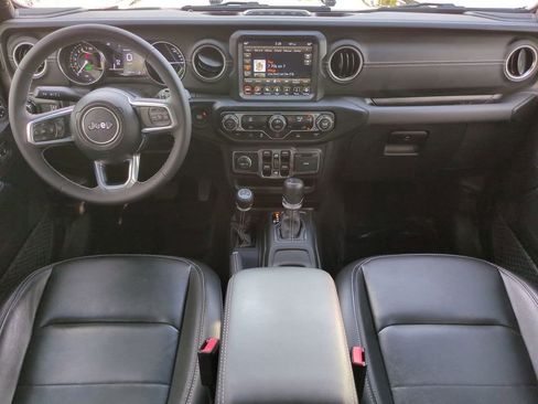 Used 2023 Jeep Wrangler Unlimited Sahara image 15