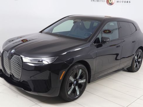 Used 2023 BMW iX xDrive50 w/ Sport Package AWD/4WD image 24