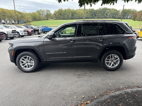 New 2025 Jeep Grand Cherokee Laredo X w/ Luxury Tech Group I image 7
