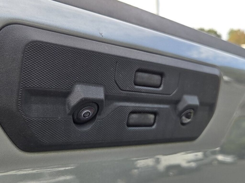 Used 2026 GMC Sierra 1500 SLT RWD image 10