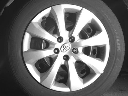 Used 2025 Toyota Corolla LE FWD image 12