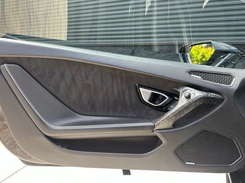 Used 2020 Lamborghini Huracan EVO AWD/4WD image 19