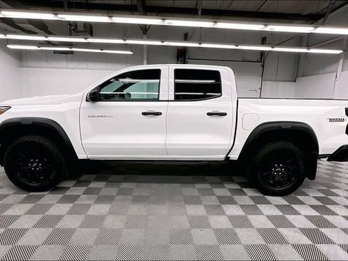 Used 2023 Chevrolet Colorado Trail Boss w/ Technology Package AWD/4WD image 14