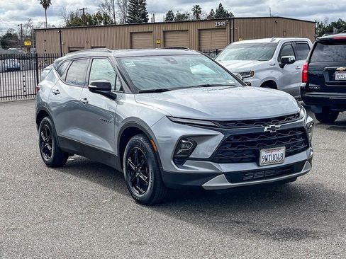 Used 2025 Chevrolet Blazer LT w/ Sound & Technology Package image 5