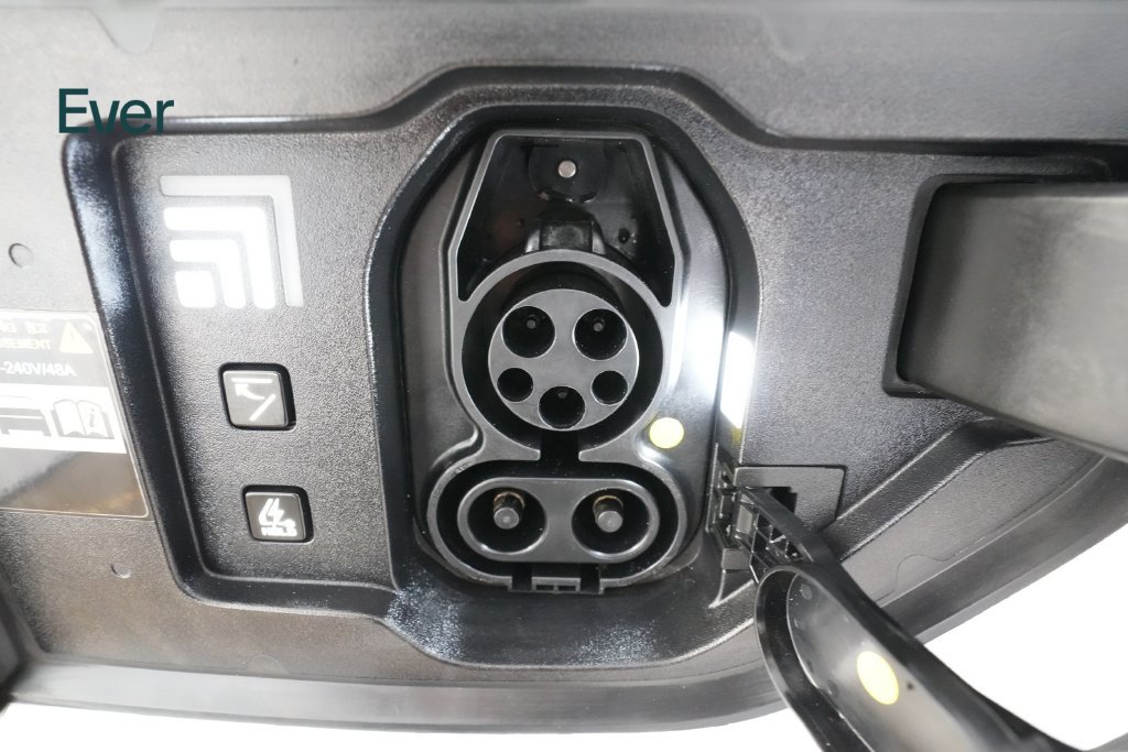 Used 2024 Kia EV9 Land AWD/4WD image 10