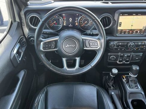 Used 2019 Jeep Wrangler Unlimited Sahara w/ Quick Order Package 24M Moab AWD/4WD image 17