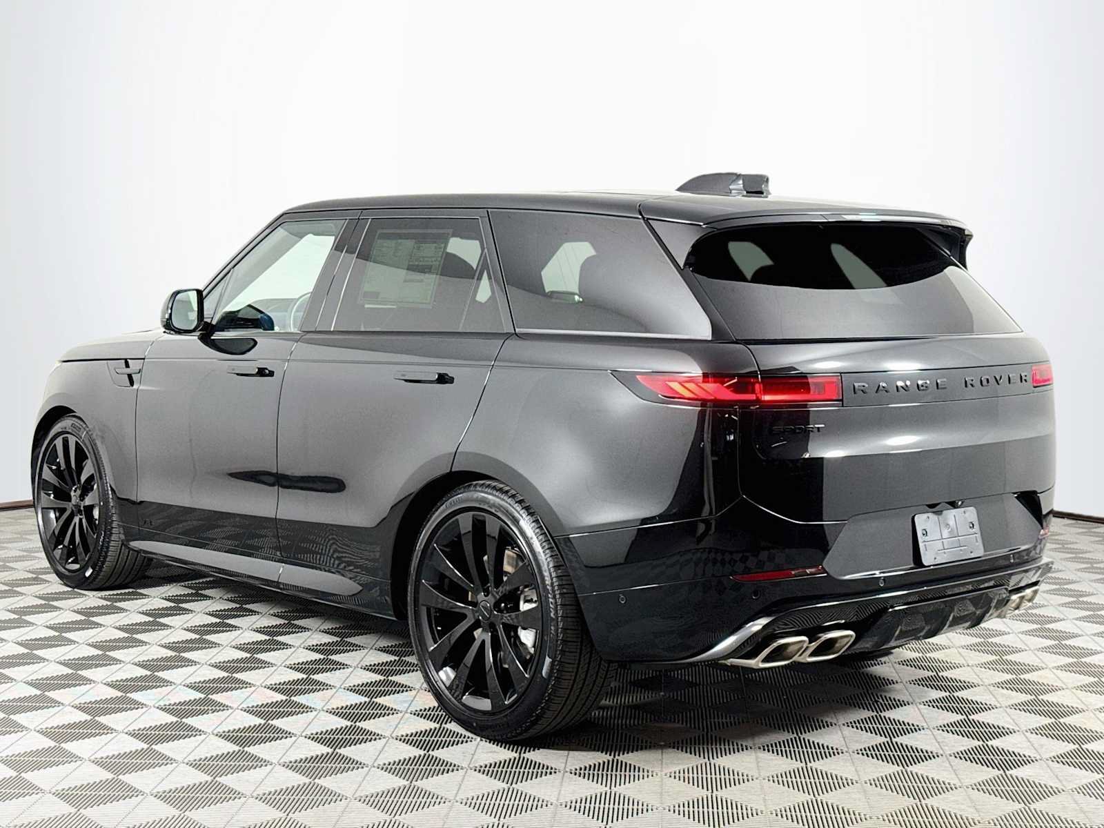 New 2027 Land Rover Range Rover Long Wheelbase SE AWD/4WD image 7