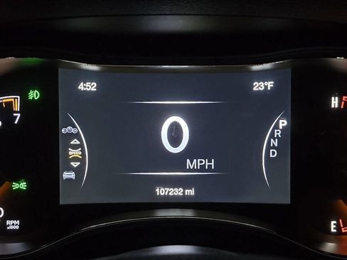 Used 2017 Jeep Grand Cherokee Laredo image 29