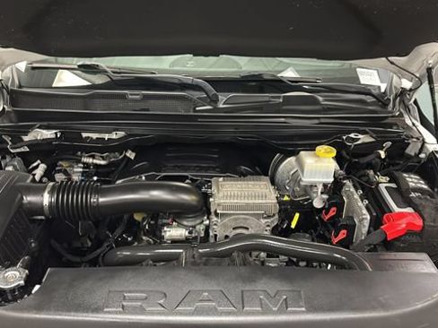 Used 2022 RAM 1500 Laramie AWD/4WD image 17
