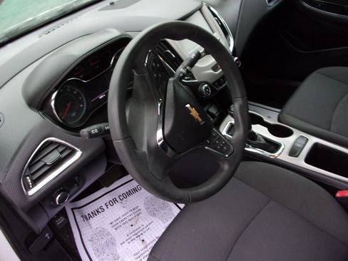 Used 2018 Chevrolet Cruze LS w/ LS Fleet Convenience Package FWD image 11