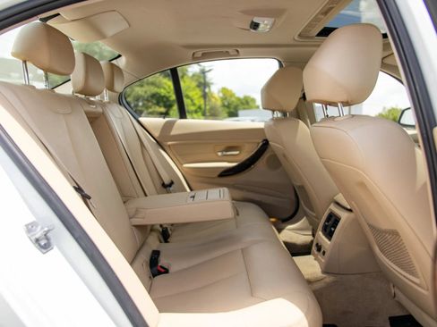 Used 2013 BMW 328i xDrive Sedan AWD/4WD image 28