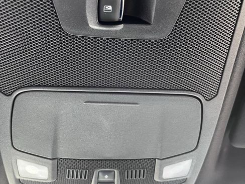 Used 2019 Ford F150 XLT w/ Equipment Group 302A Luxury AWD/4WD image 16