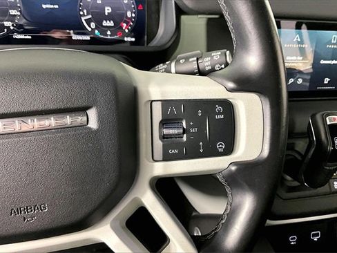 Used 2024 Land Rover Defender 110 S image 11