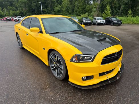Used 2012 Dodge Charger SRT8 Super Bee w/ Premium Audio Group II RWD image 4