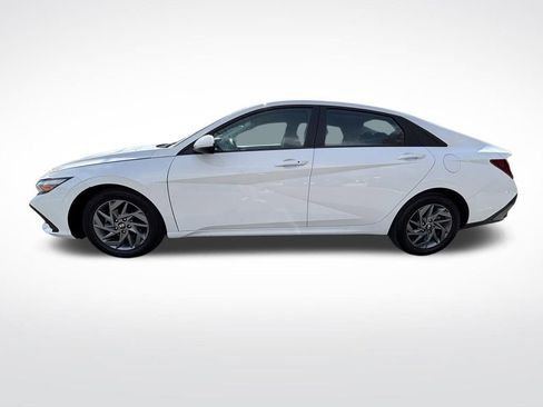 Used 2024 Hyundai Elantra SEL image 7