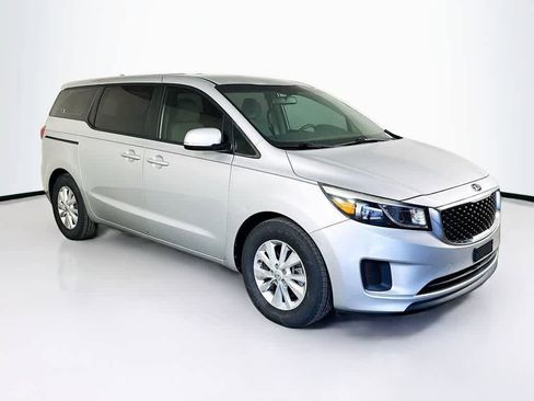 Used 2018 Kia Sedona L FWD image 23