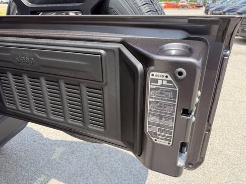 New 2026 Jeep Wrangler Unlimited Sahara AWD/4WD image 26